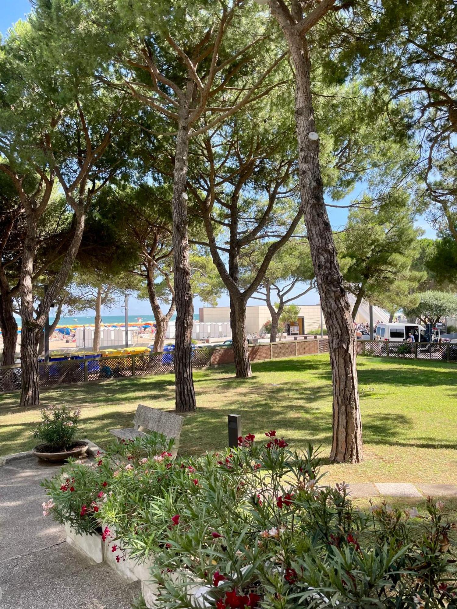 Blu Residence 2 Lignano Sabbiadoro Eksteriør bilde